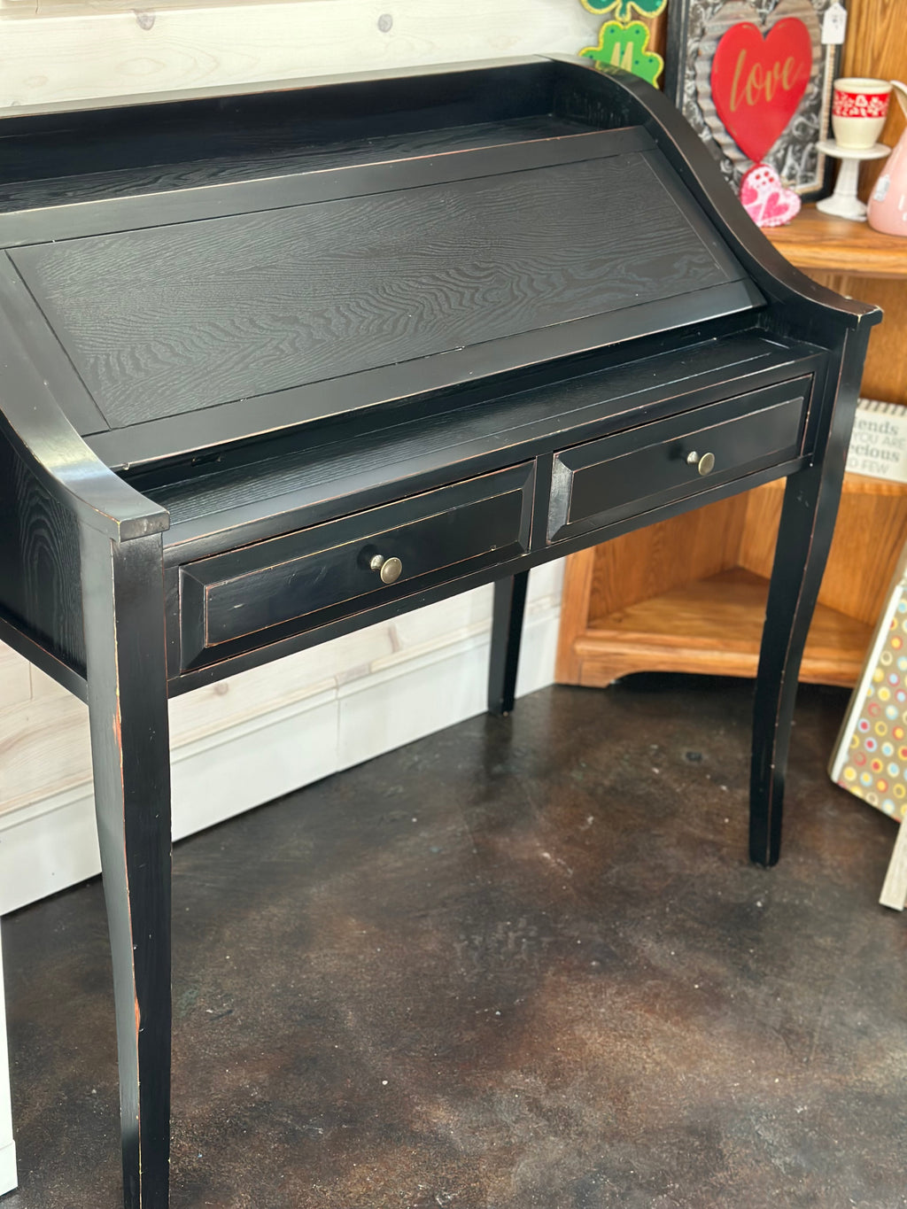 Black Desk