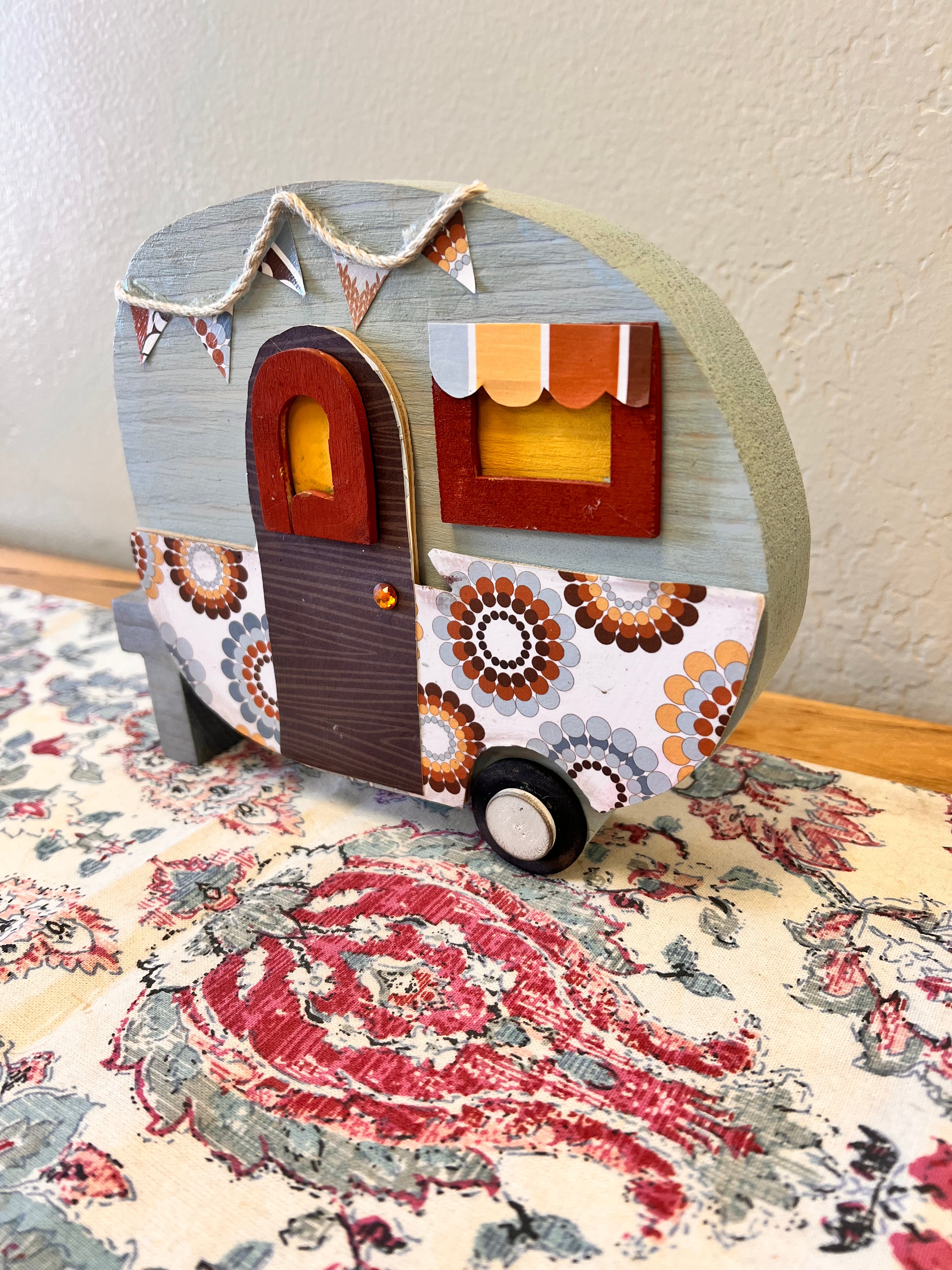 Retro Wood Camper Decor