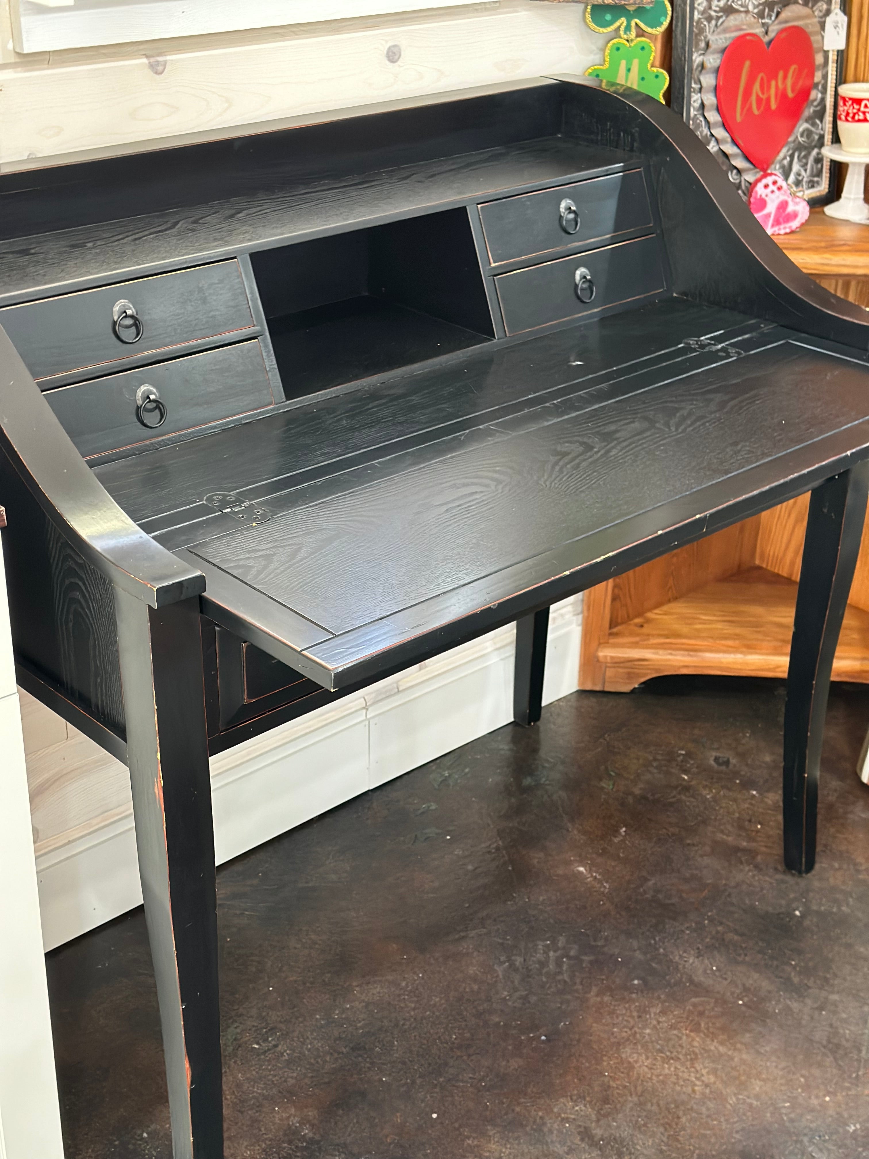 Black Desk