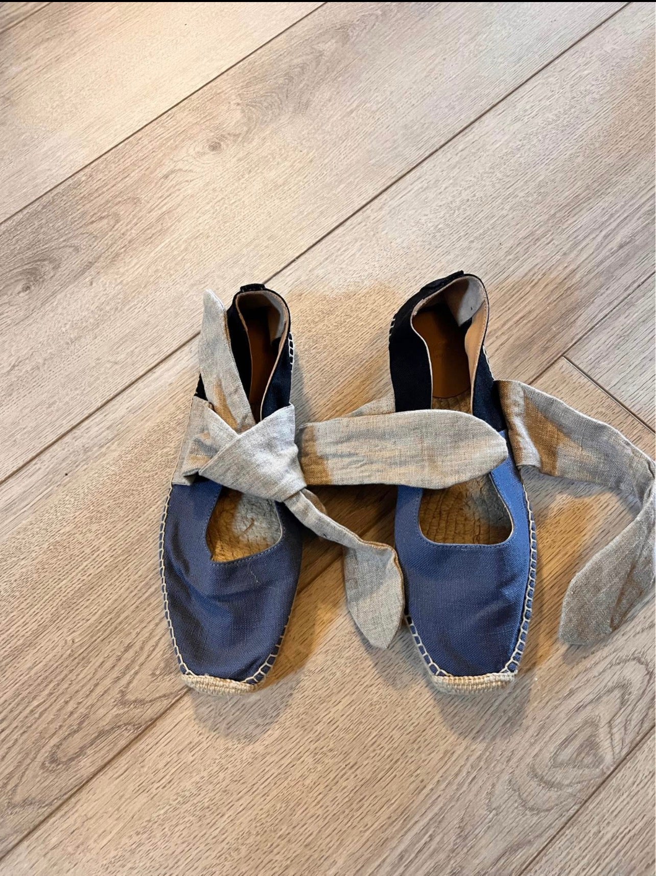 Ladies Castaner Flats