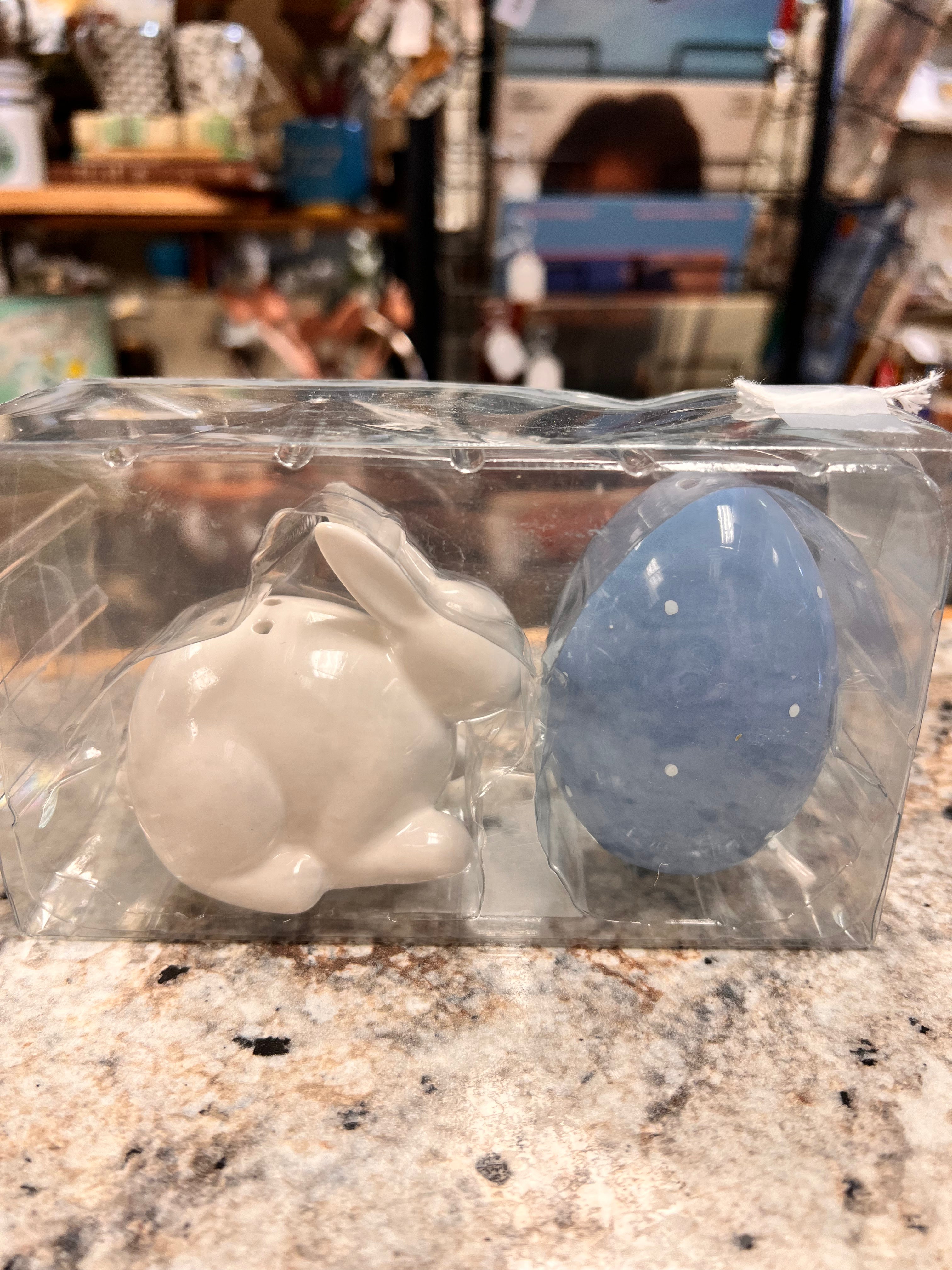 Easter Shaker Set