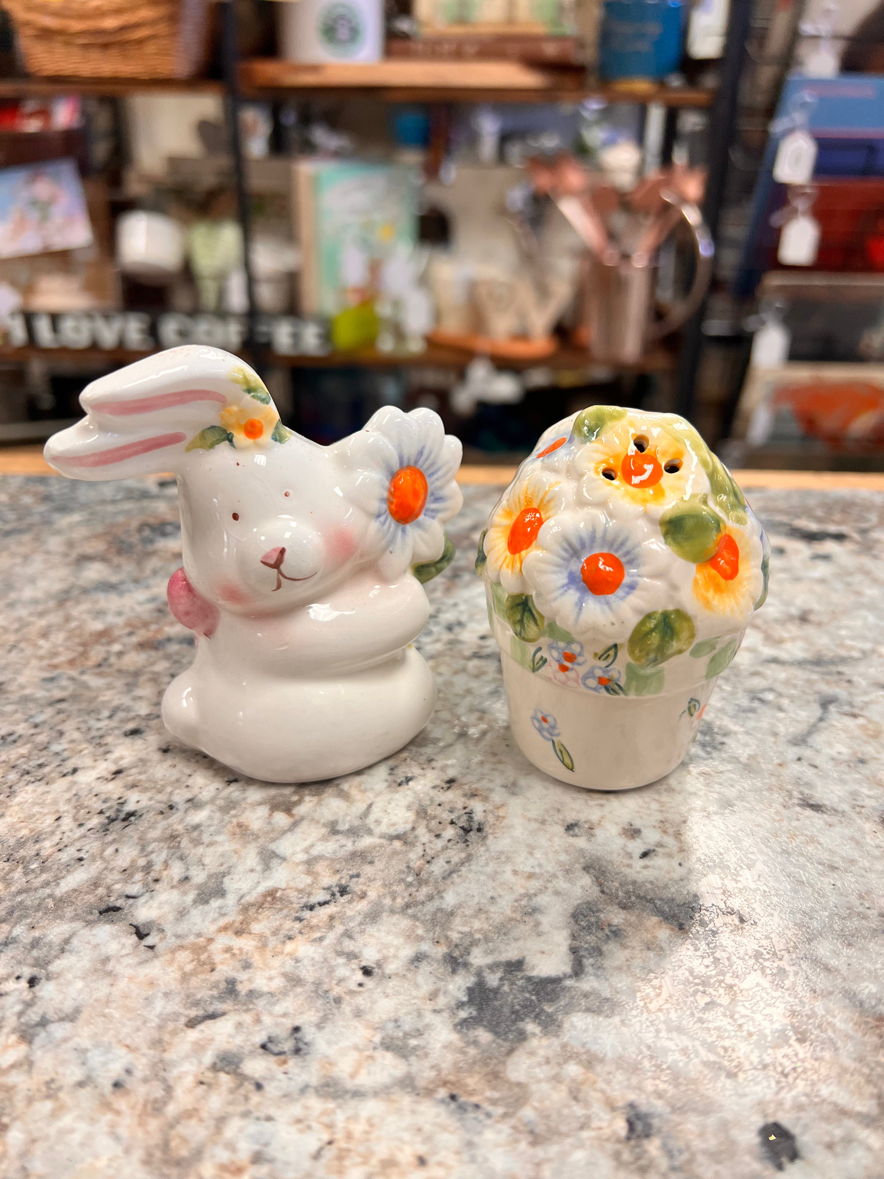 Bunny Shaker Set