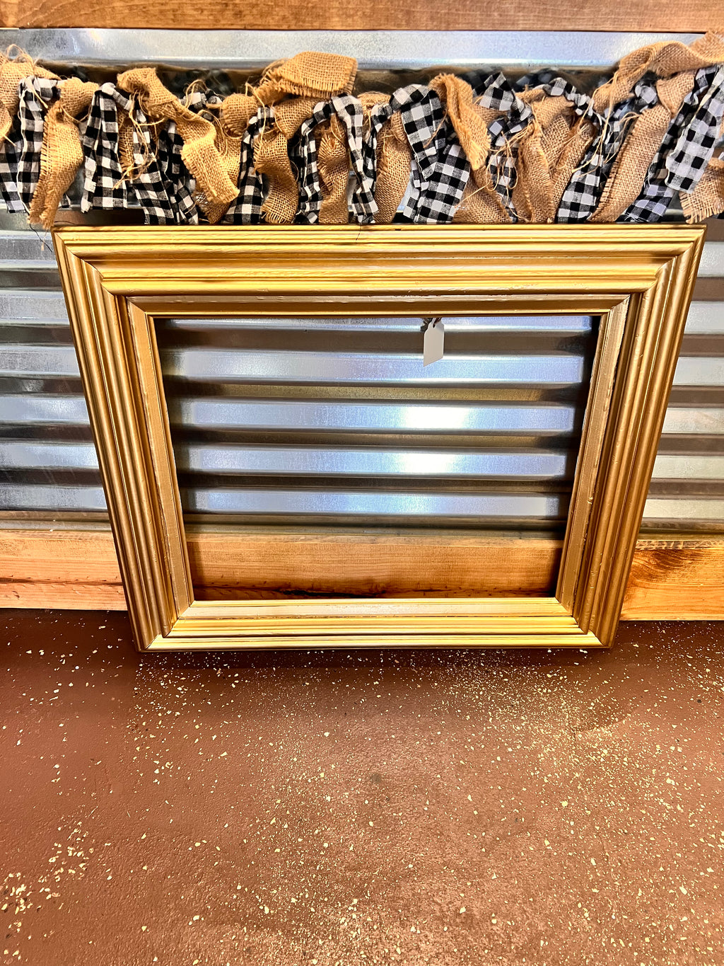 27.5x23 Gold Frame