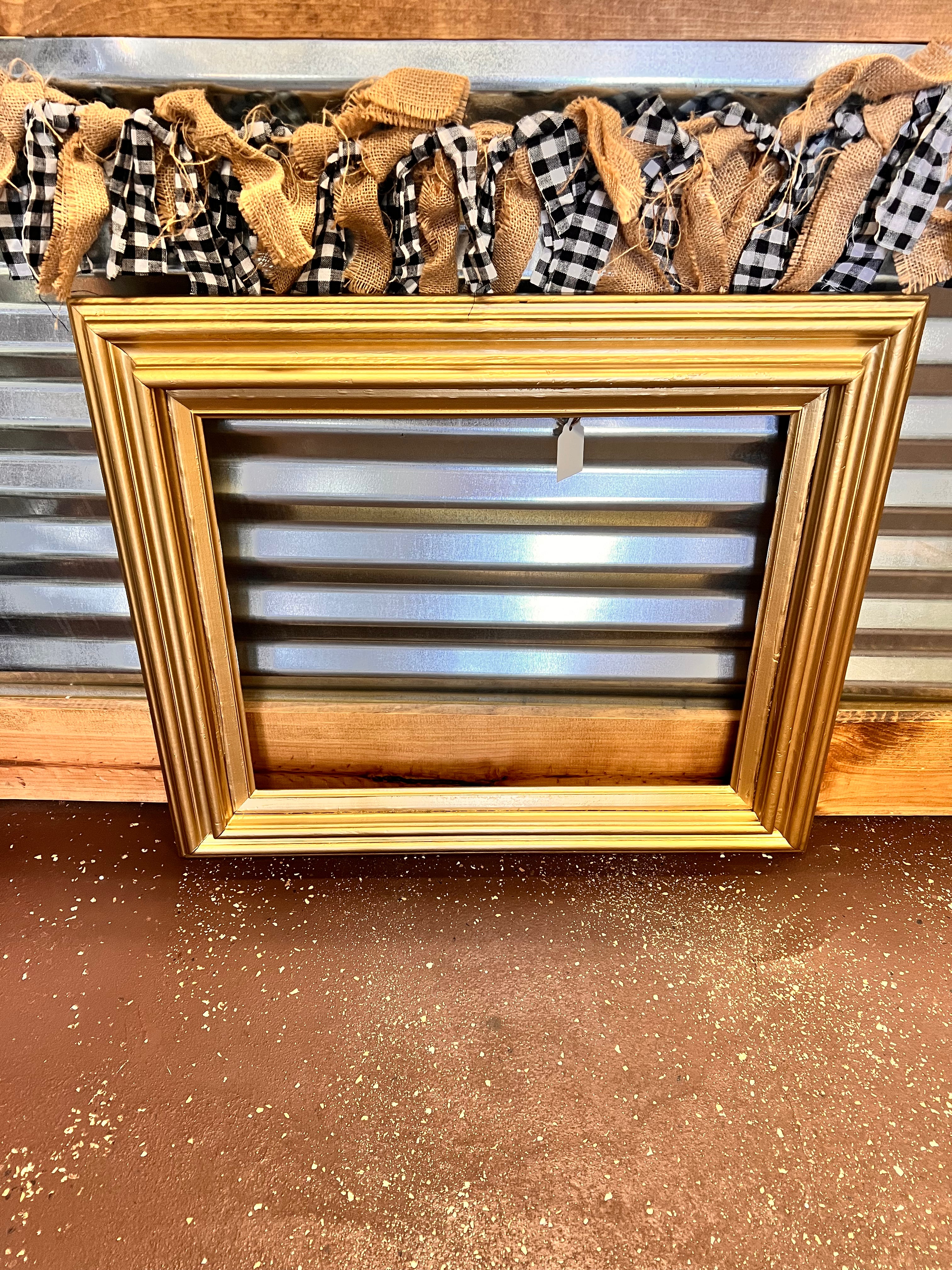 27.5x23 Gold Frame