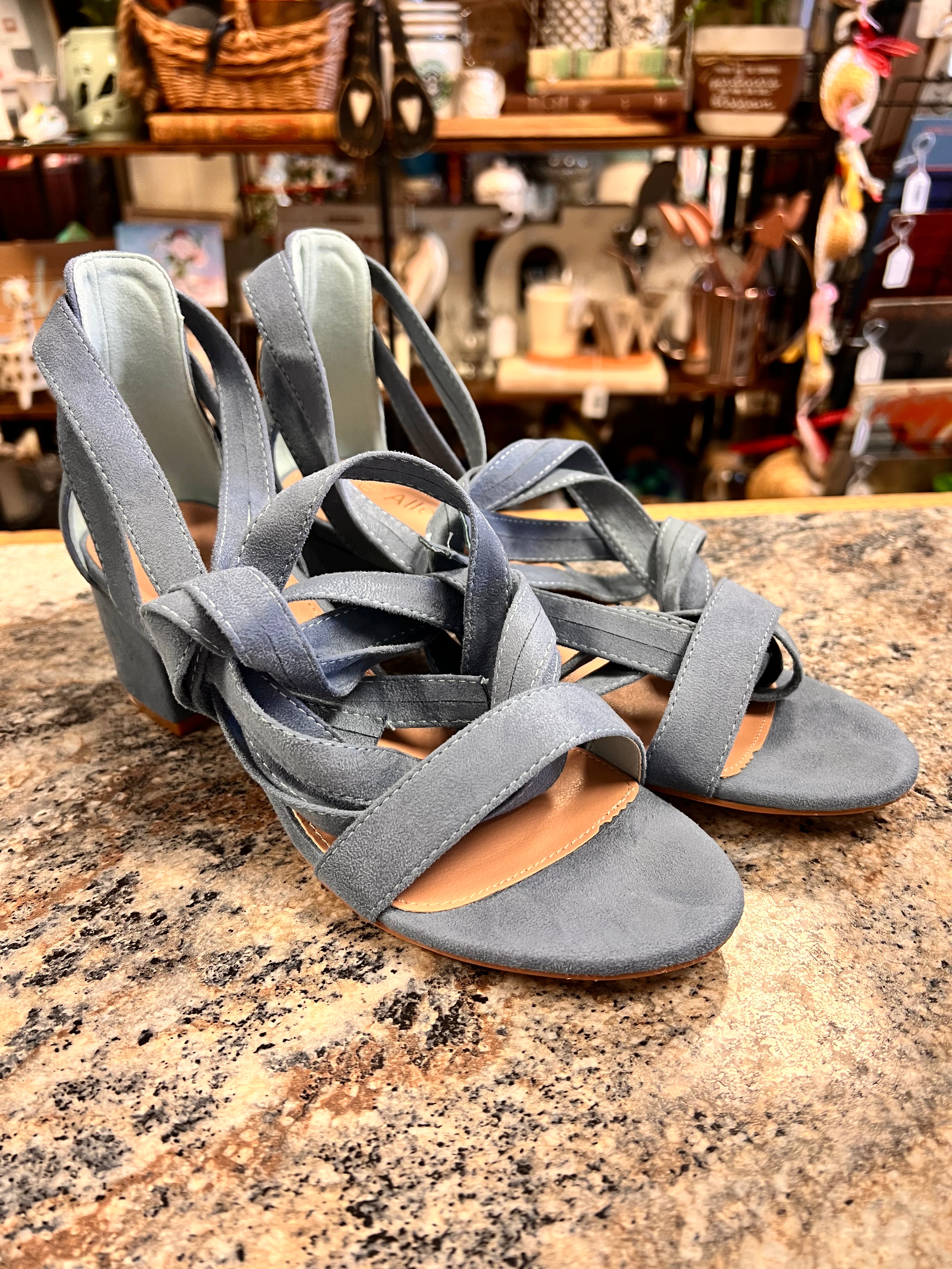 Blue Heels 7.5