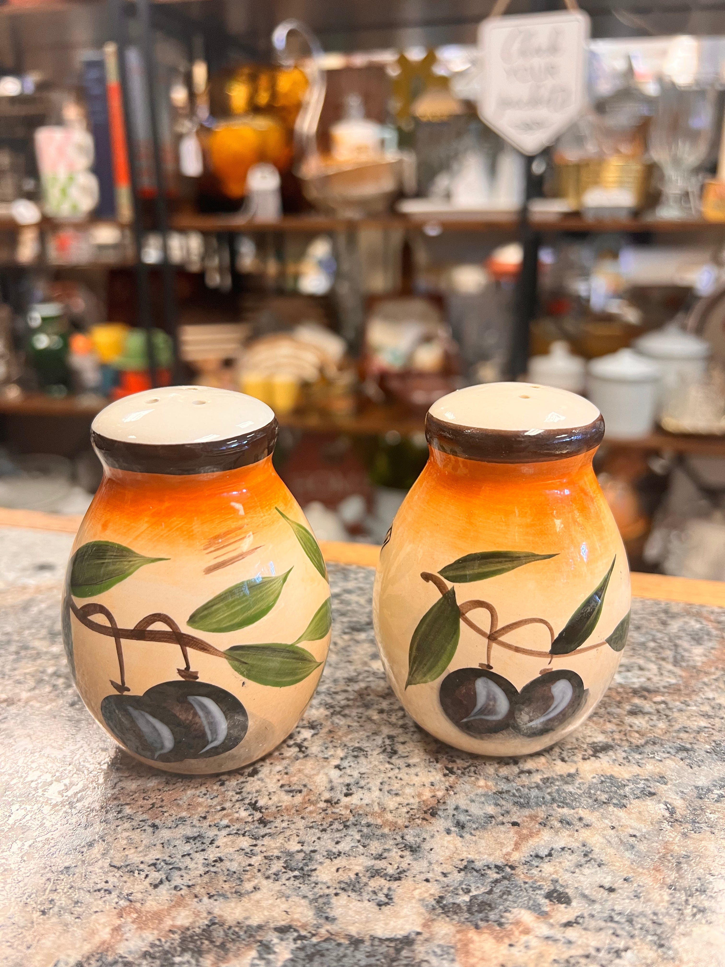 Tuscan Shakers