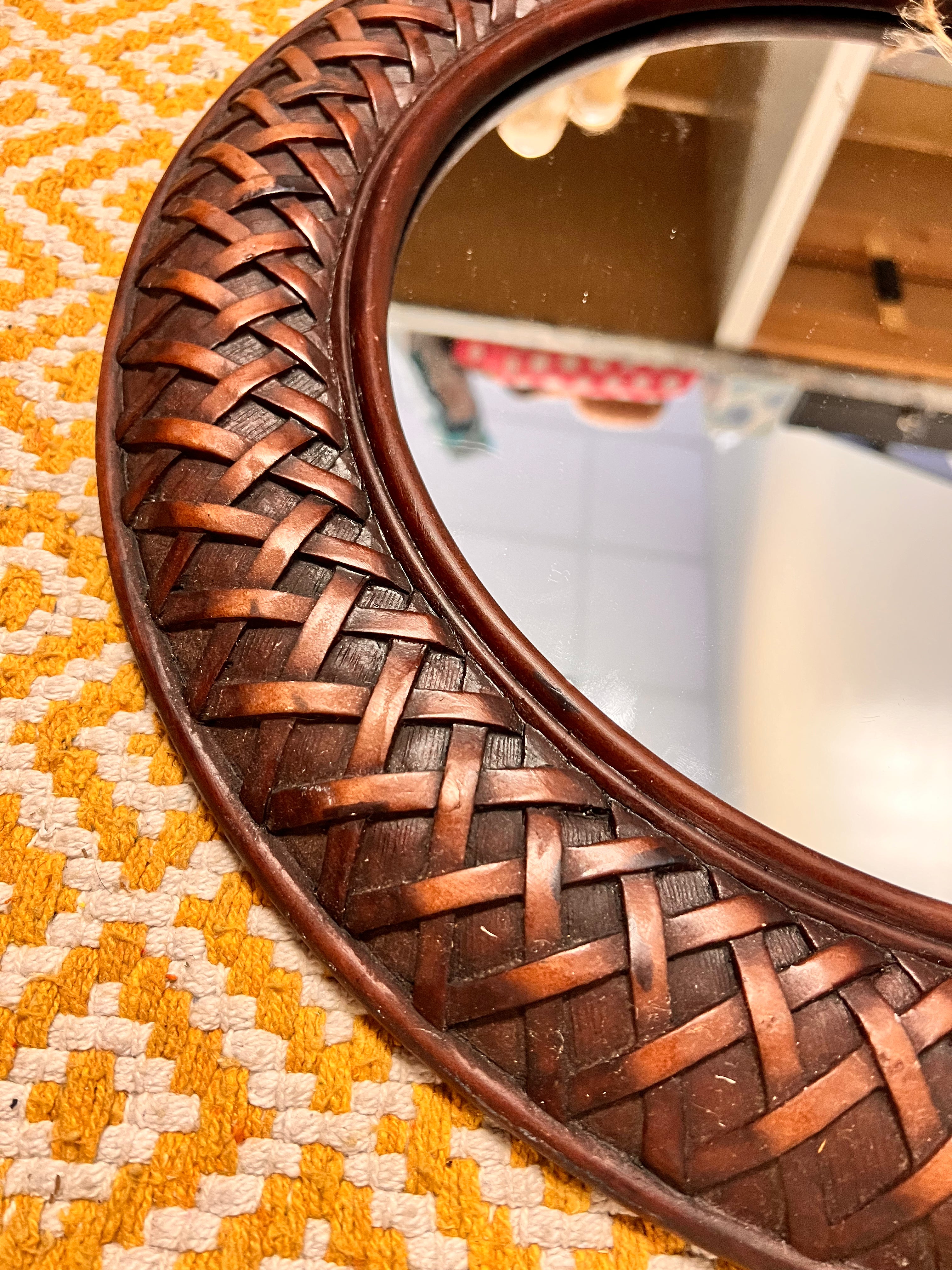 Round Mirror