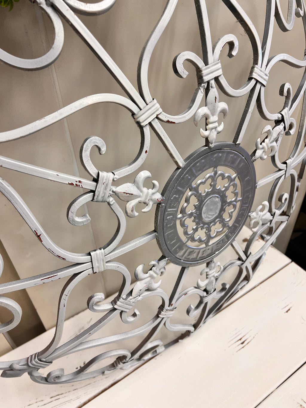 Metal White Decor