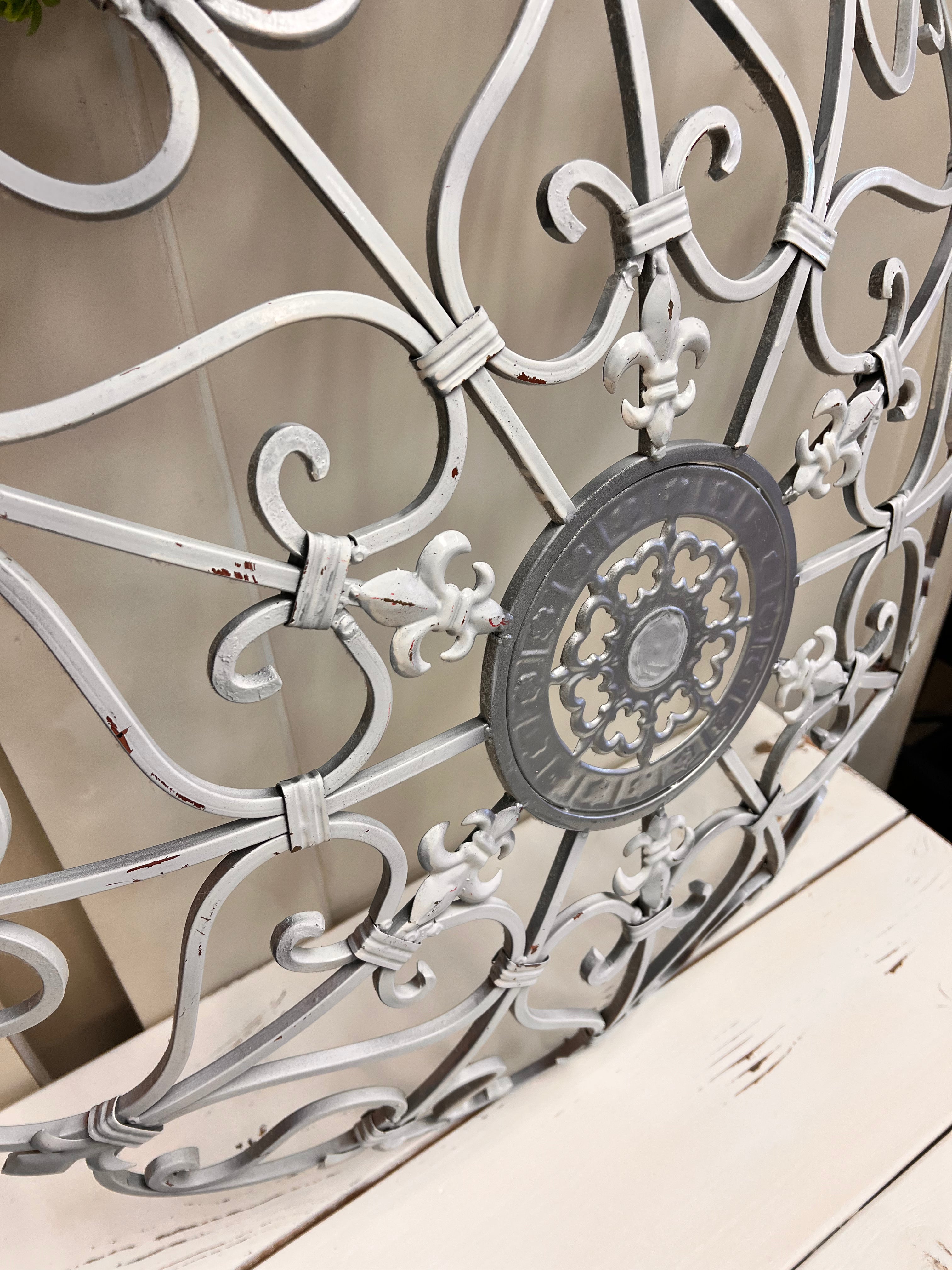 Metal White Decor