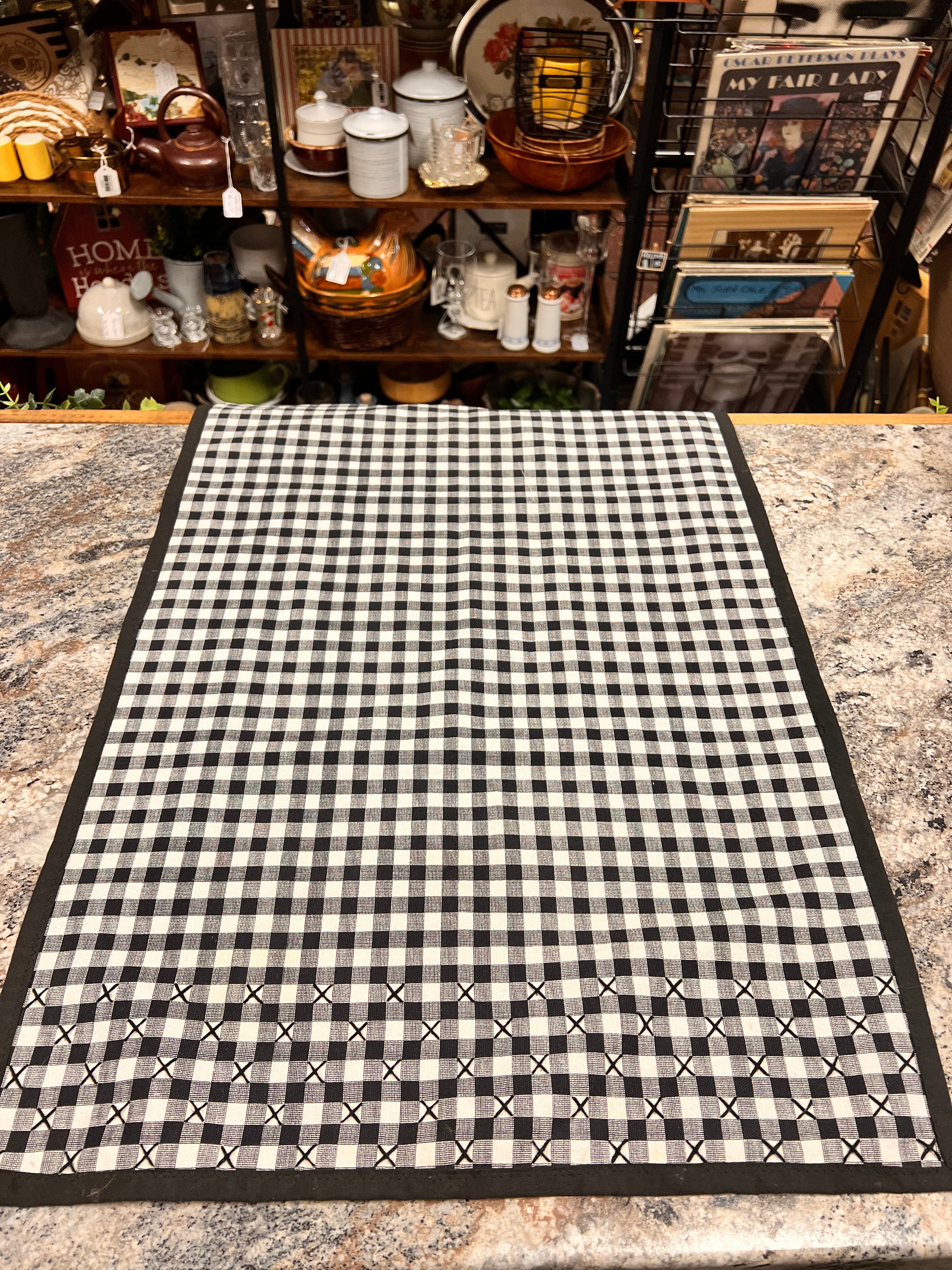 Checkered Runner