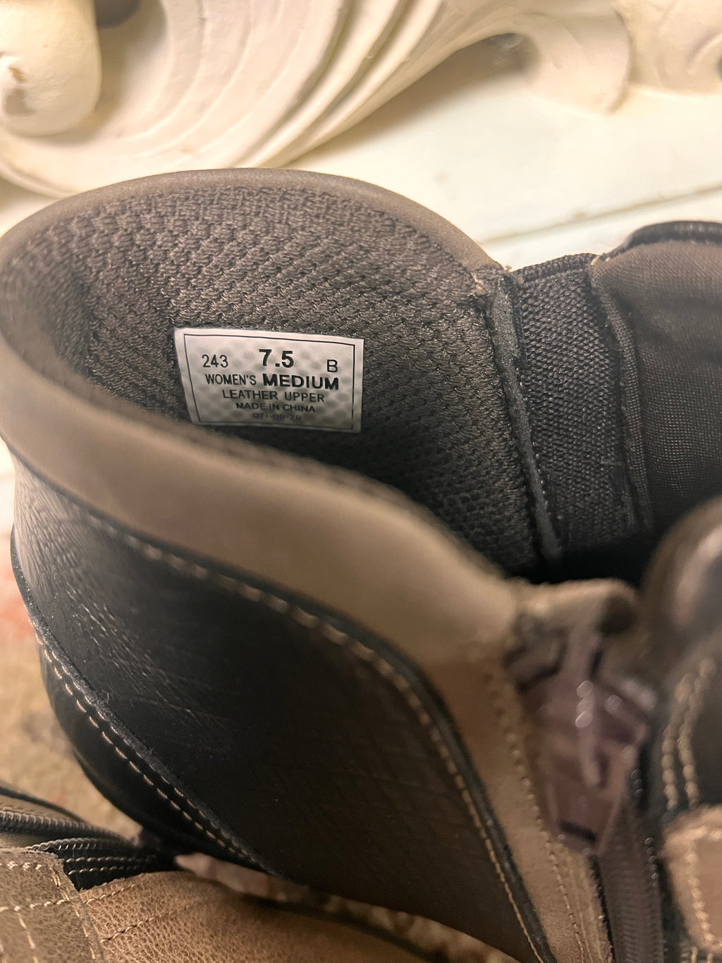 Ladies Boots 7.5