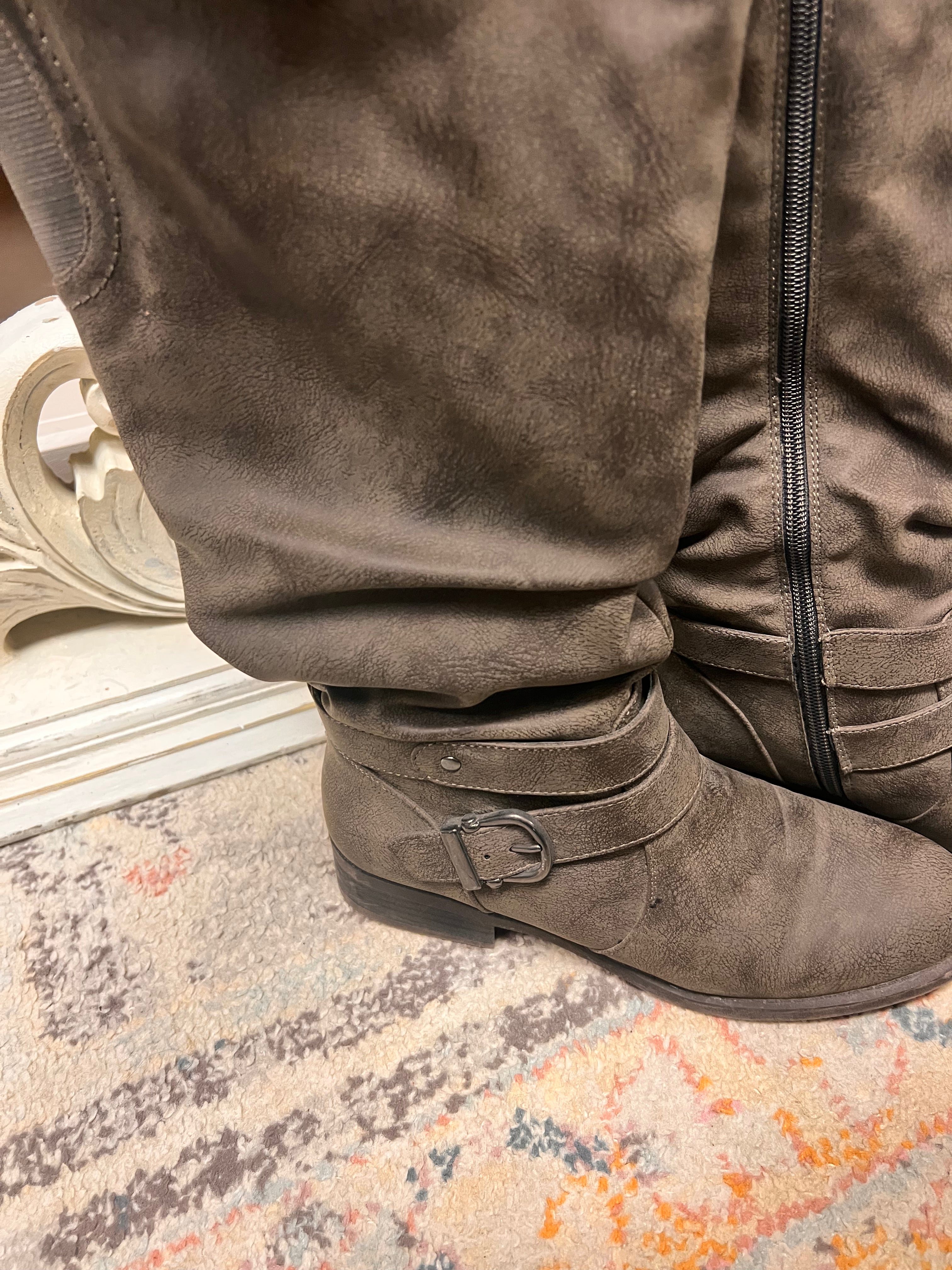Ladies Boots 7.5