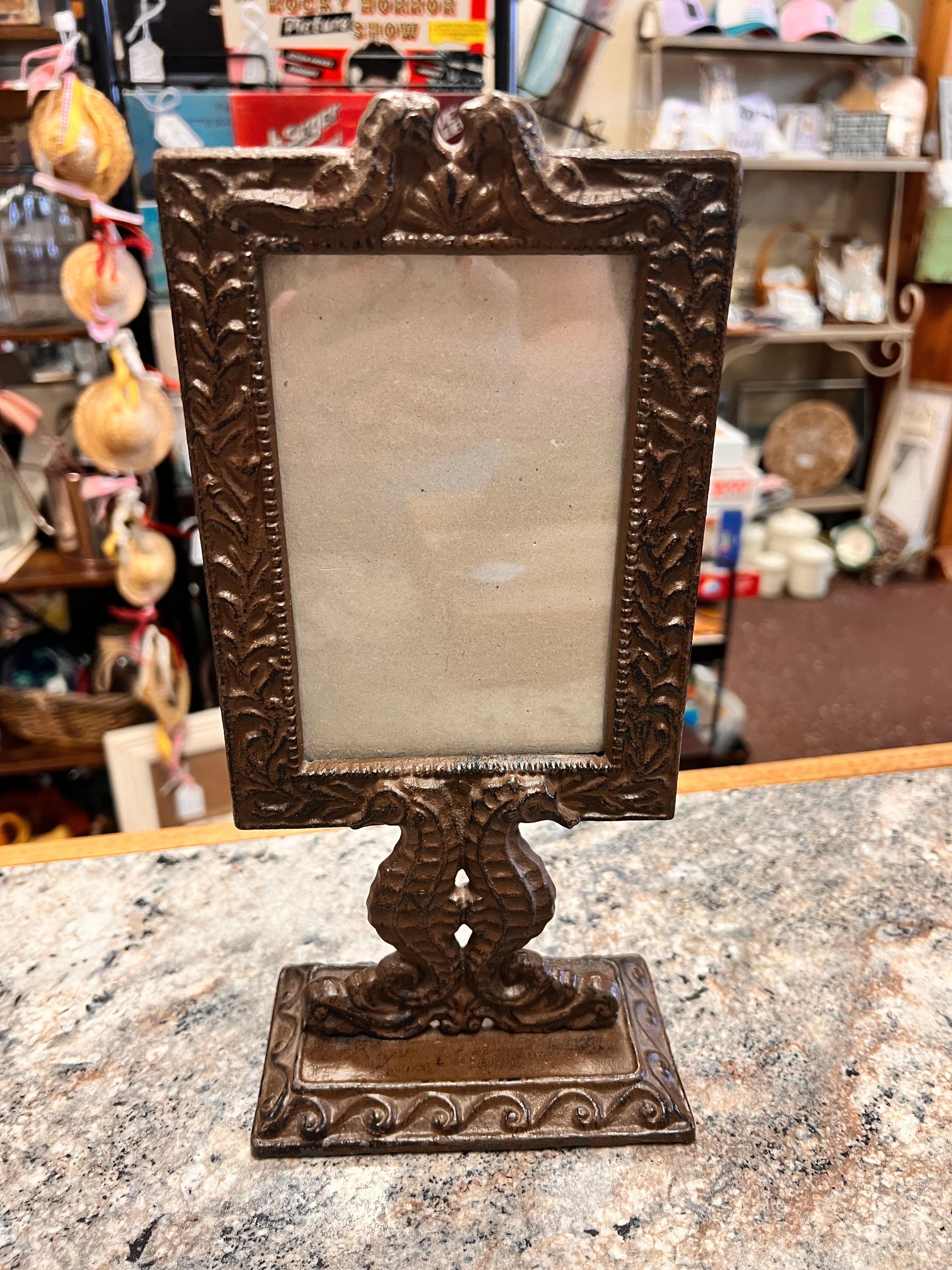 Seahorse Frame