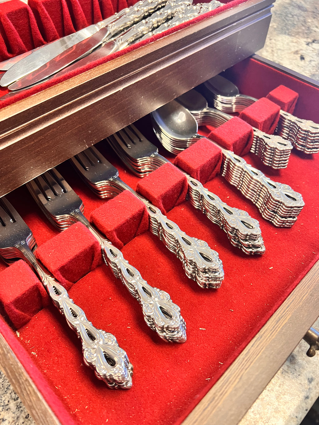 Oneida Flatware Set