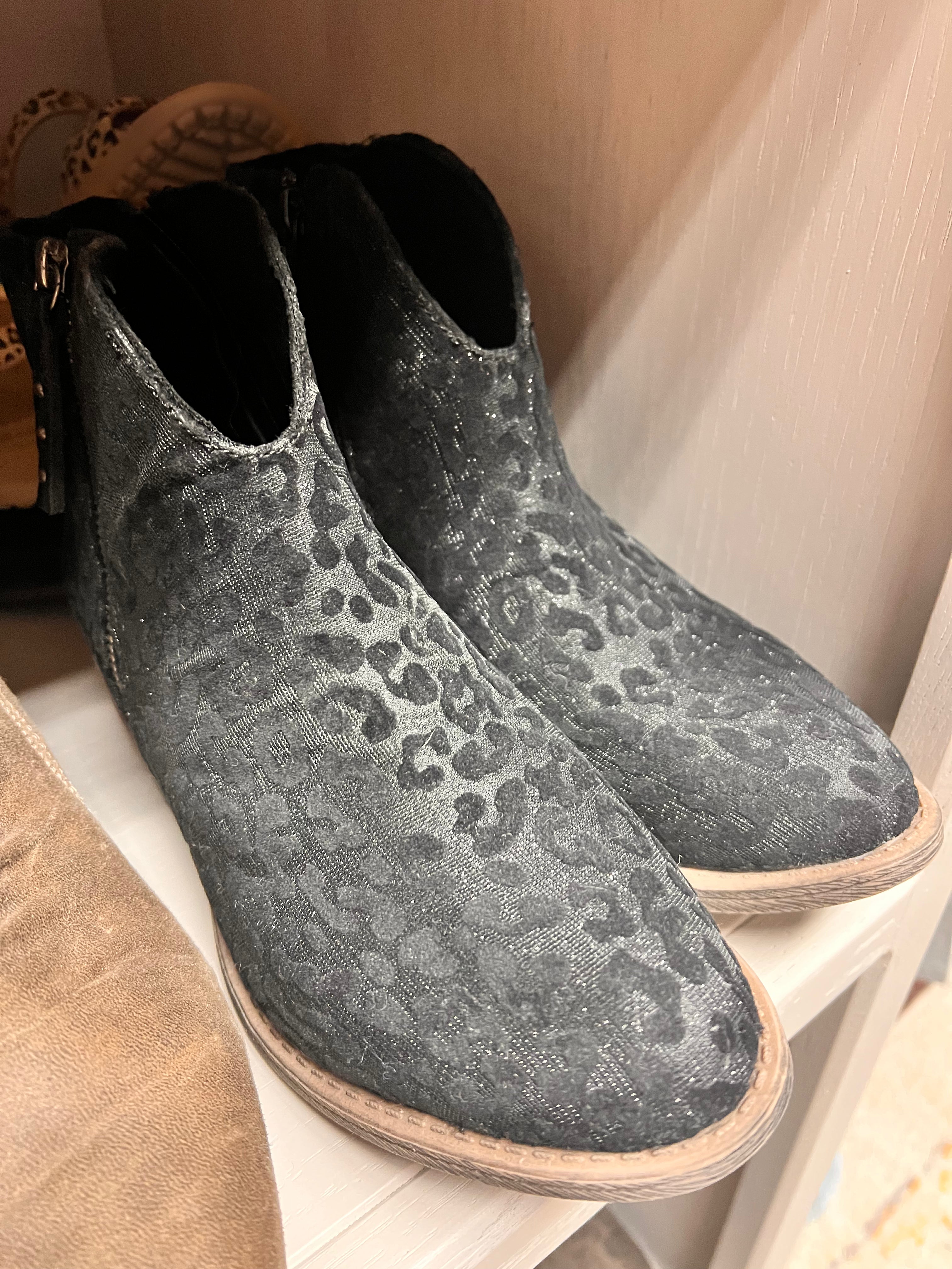 Bk Glitter Boots 8