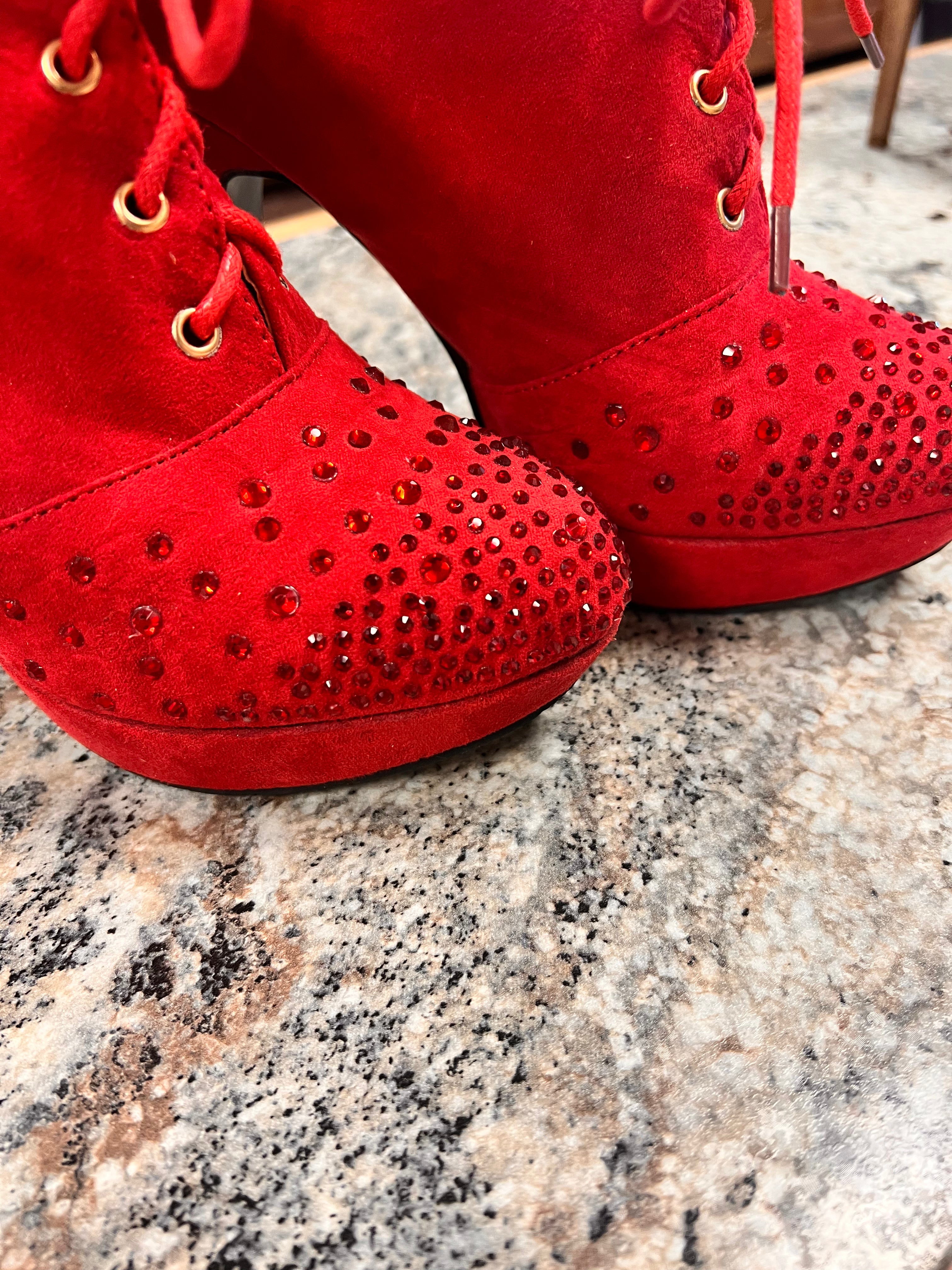 Red Heels 6.5