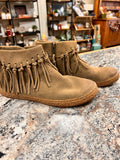 UGG Moccasin 6.5