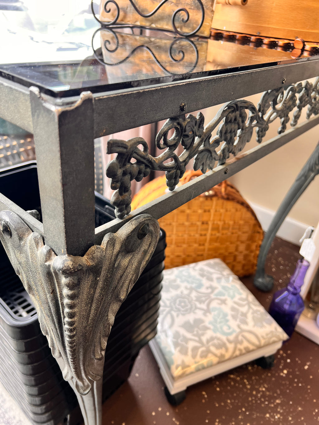 Vtg Metal Vanity
