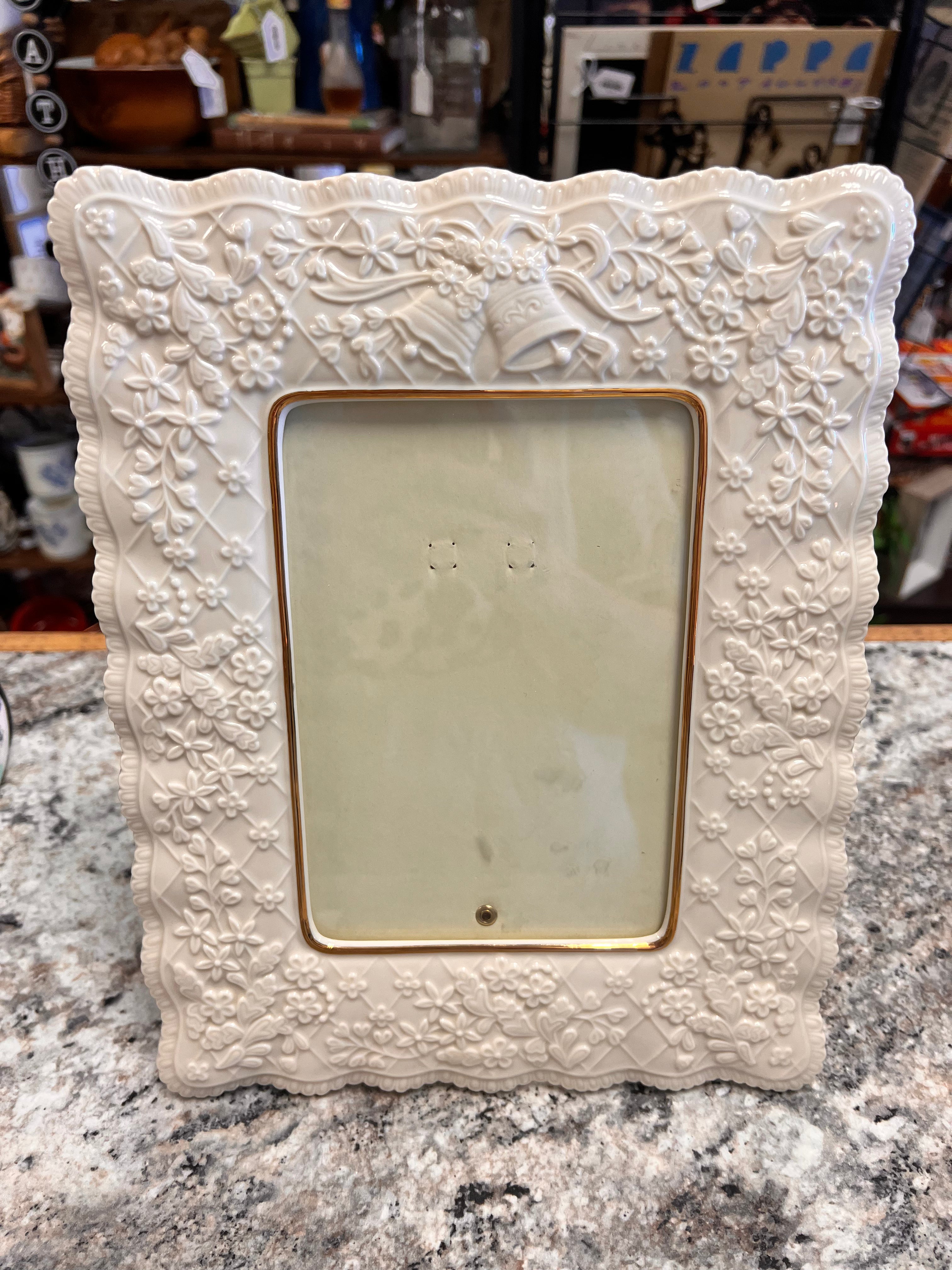 Lenox Frame