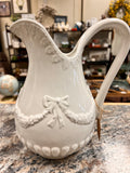 Bow Pitcher
