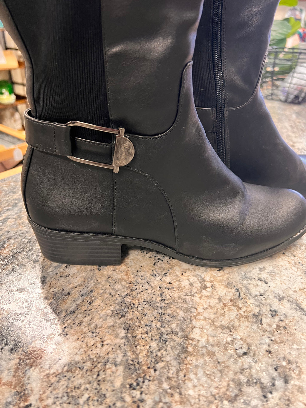 Black Boots 7.5
