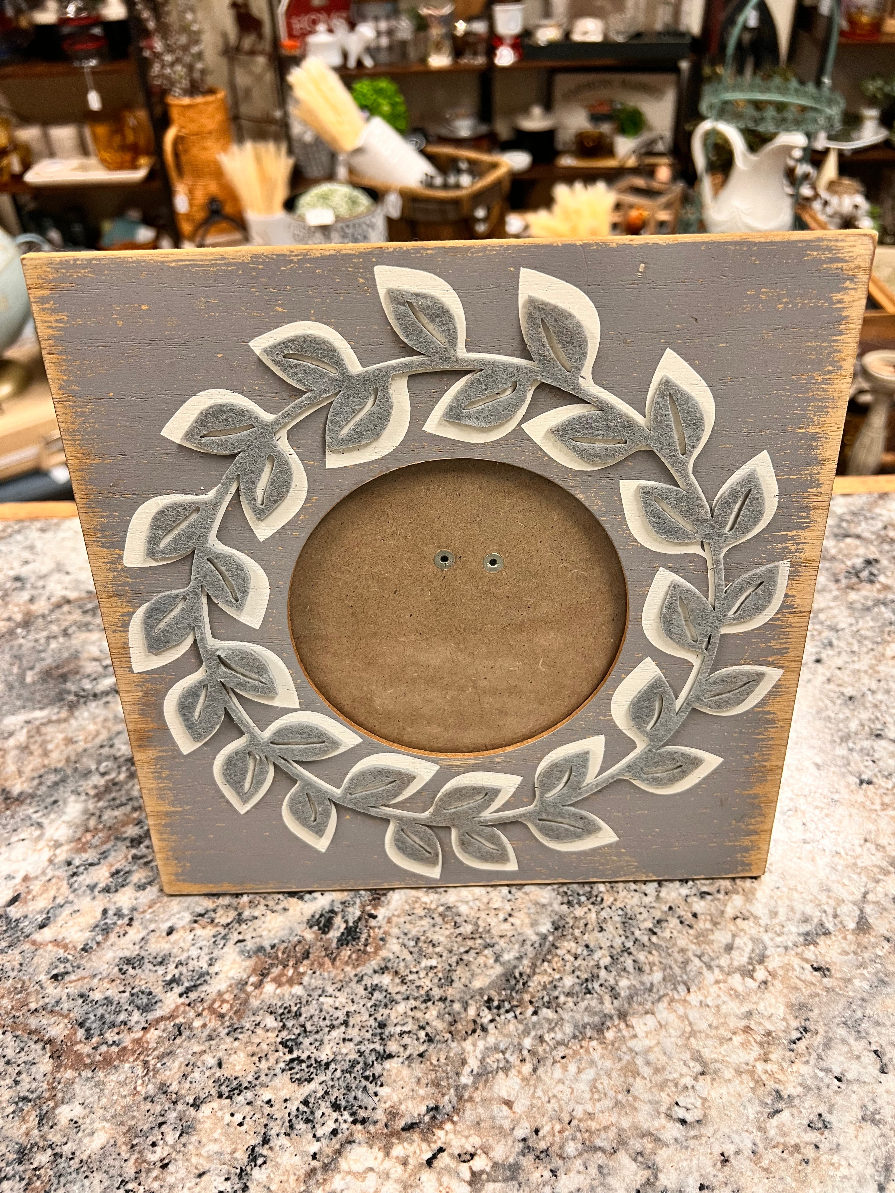 Gray Wreath Frame