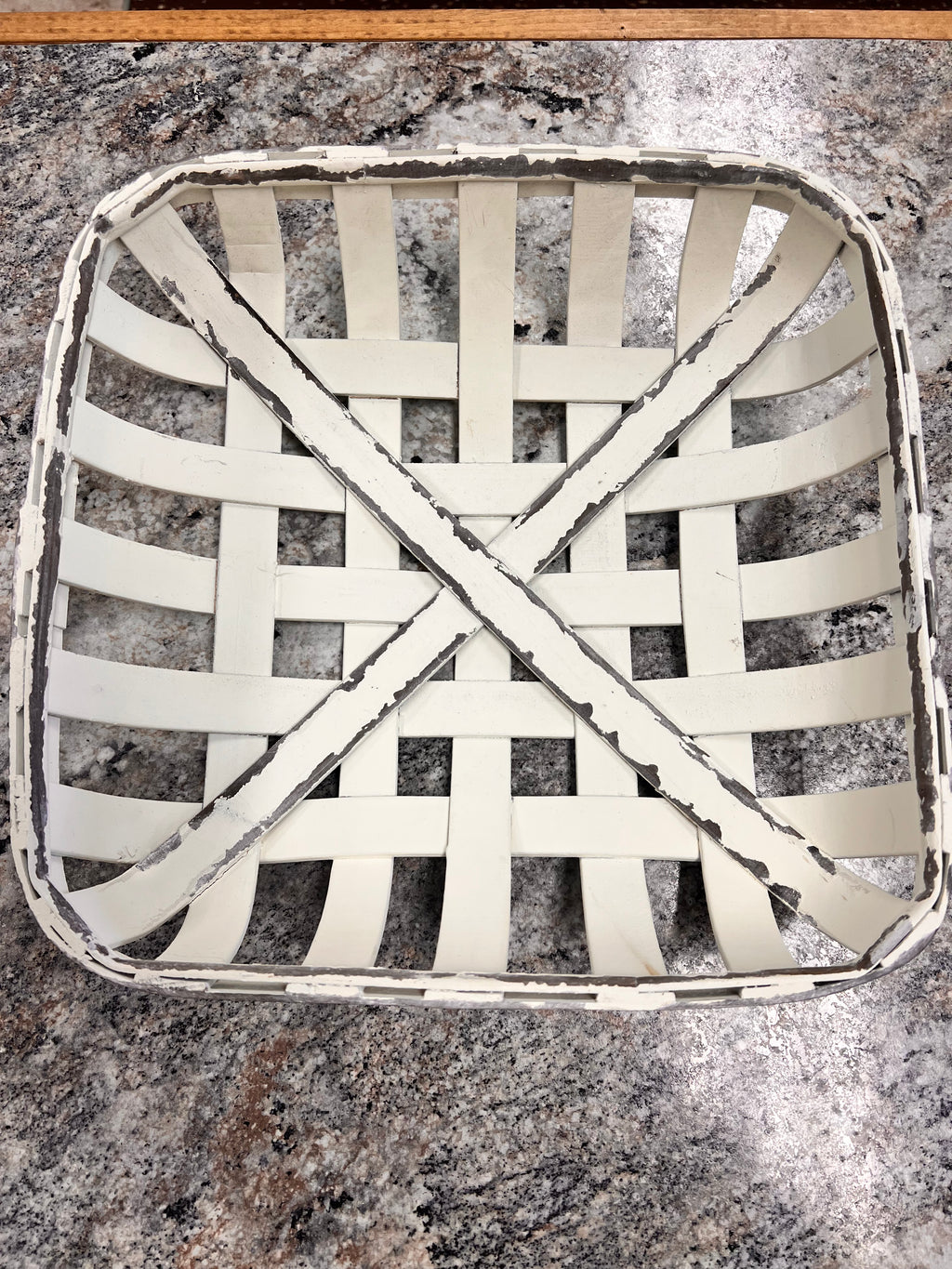 Tobacco Basket
