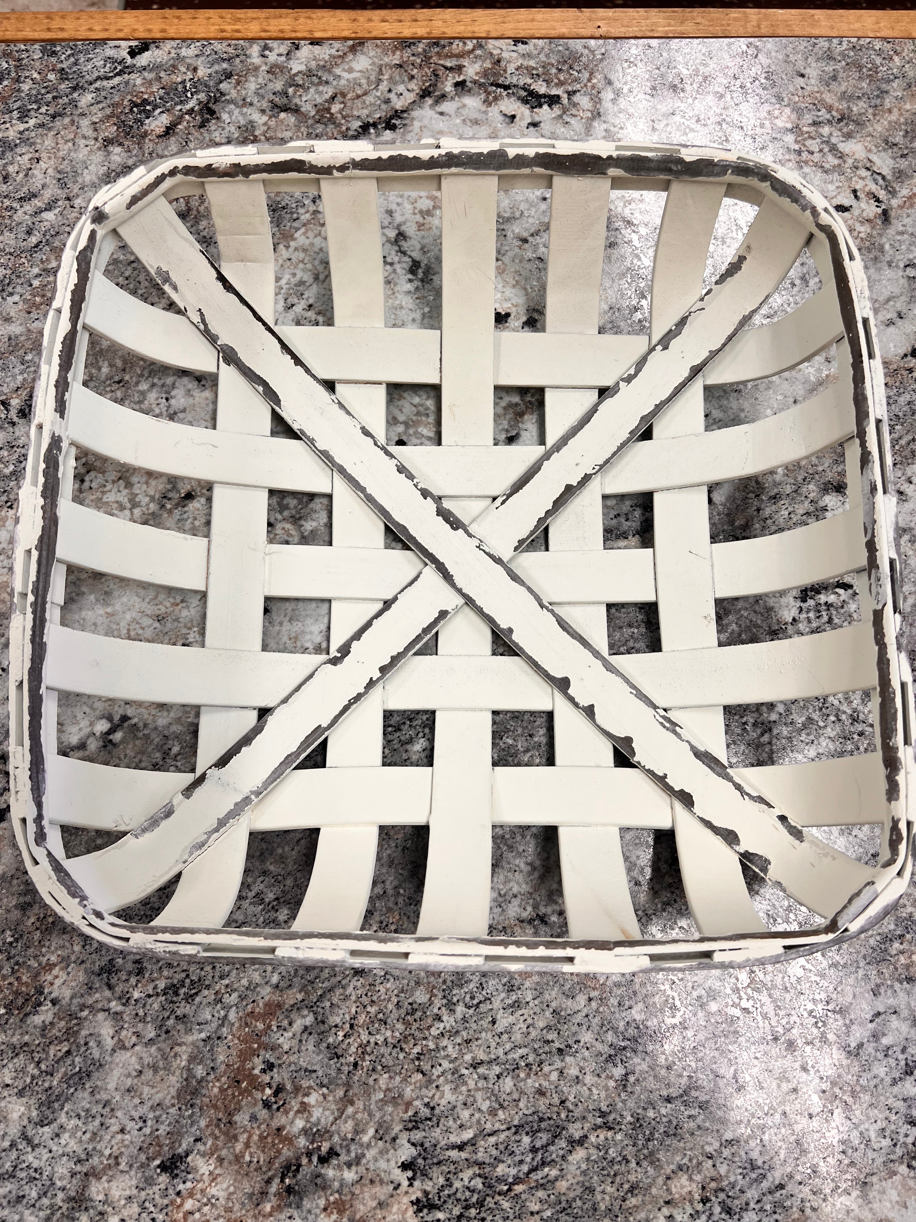 Tobacco Basket