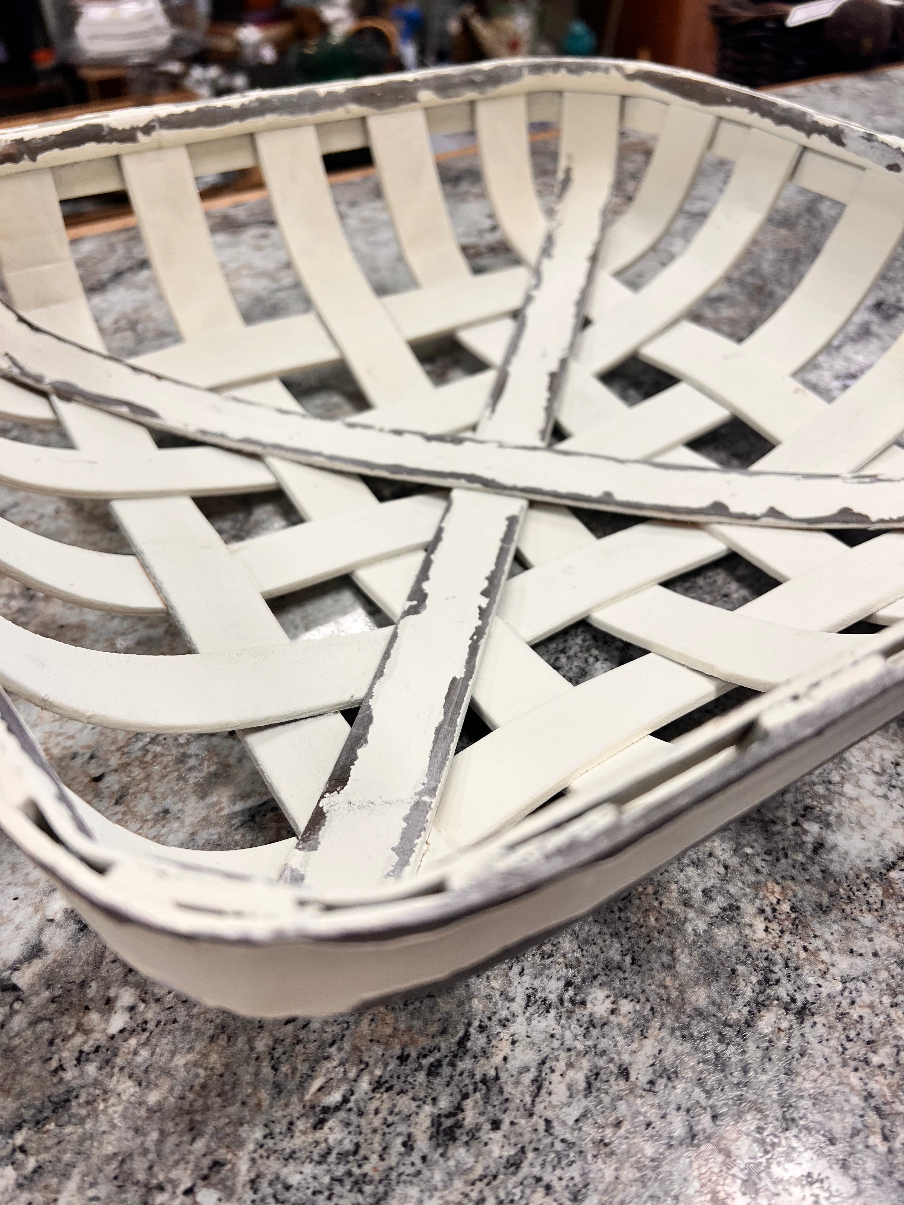 Tobacco Basket