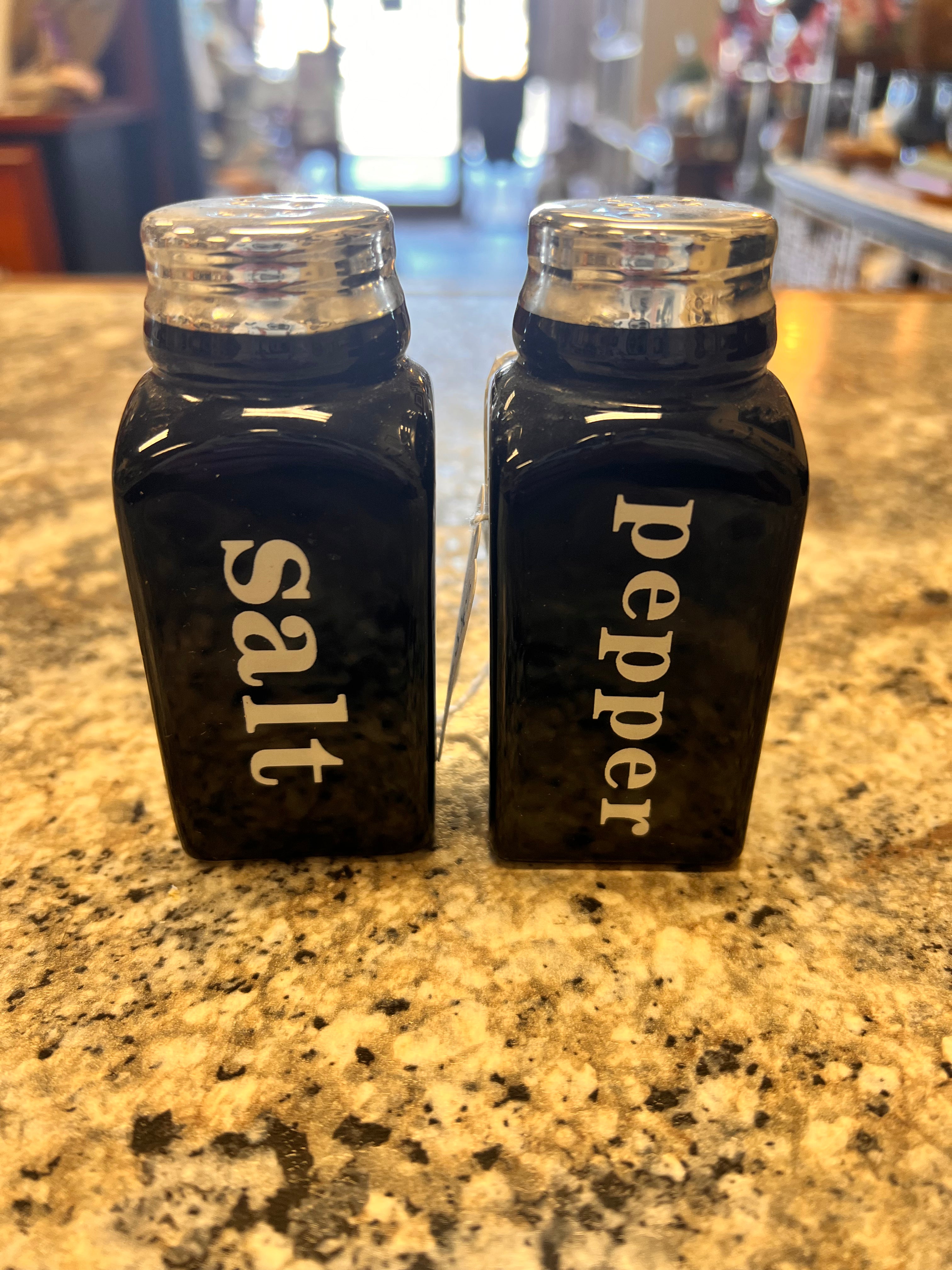 Black Shaker Set