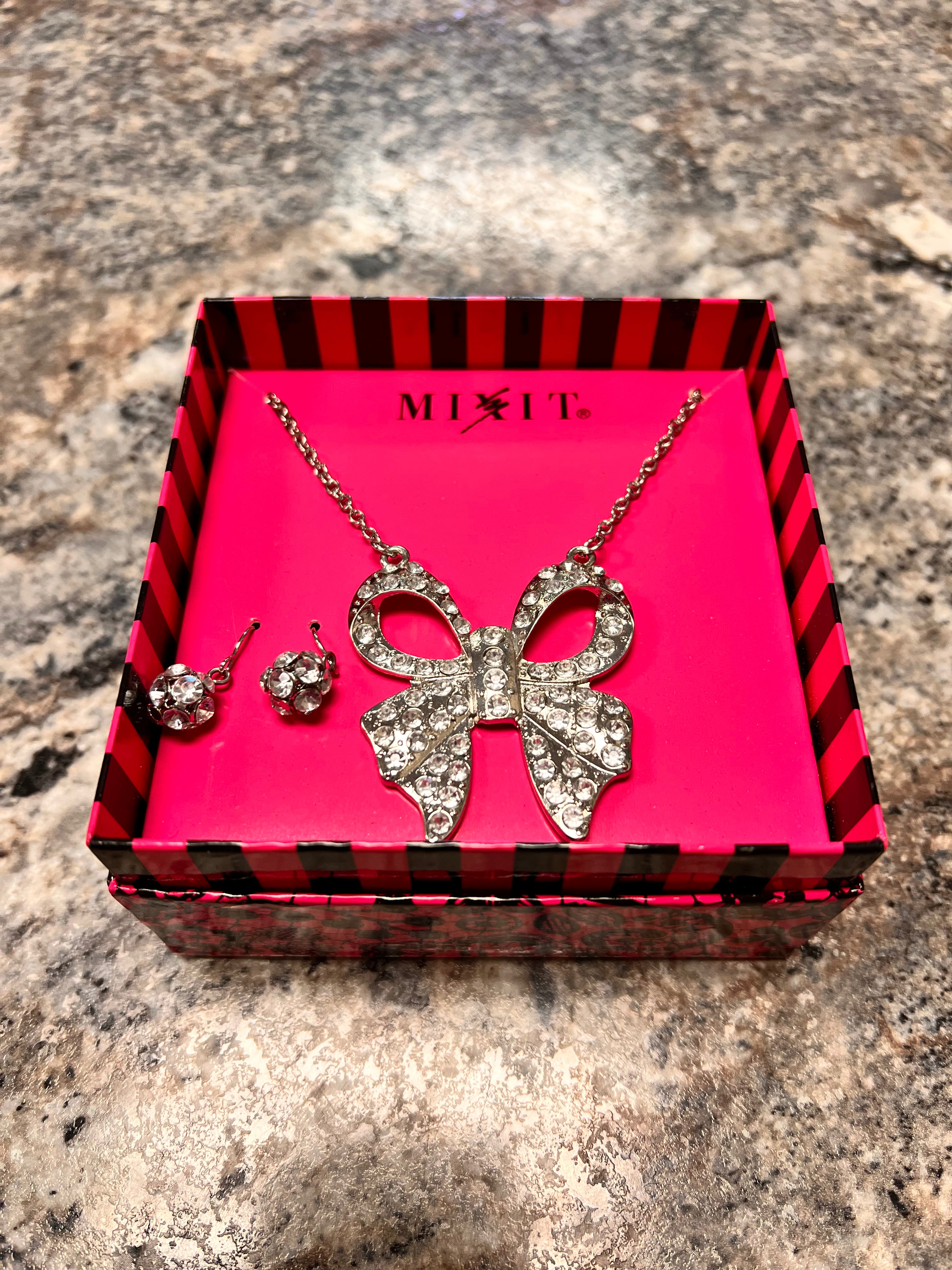 Necklace Set